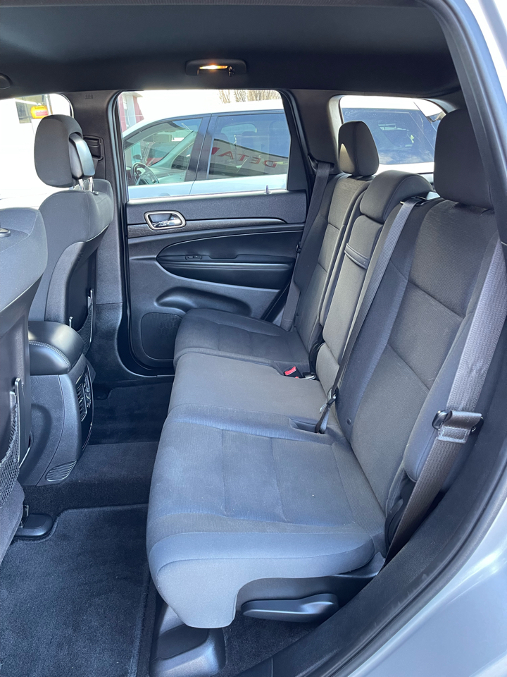 Jeep Grand Cherokee Laredo 4WD 2015