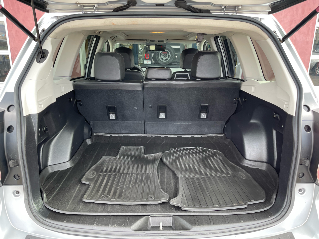 Subaru Forester 2.5i Limited 2015