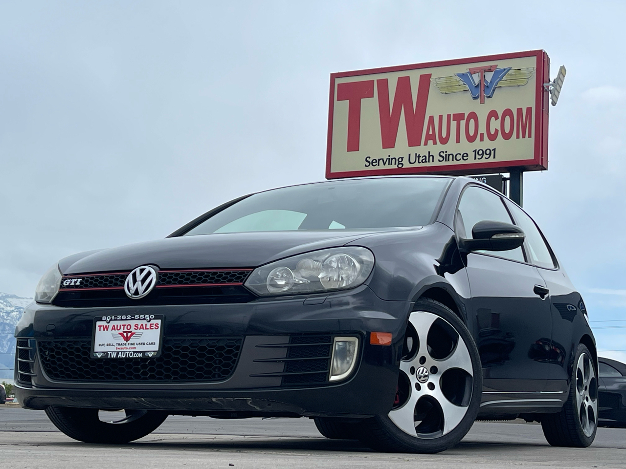 2012 Volkswagen Golf GTI 2-door Sunroof & Nav DSG PZEV's photo
