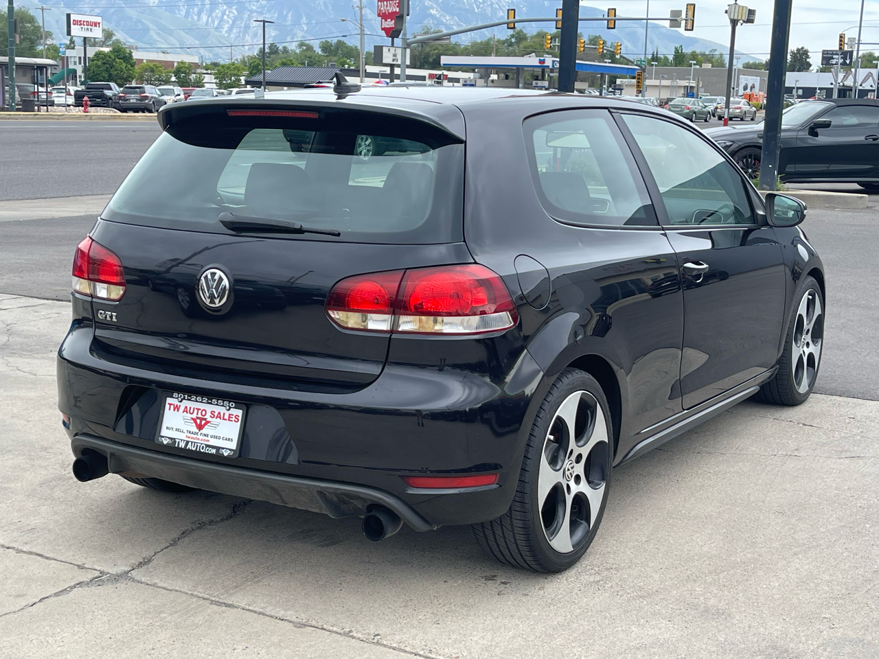 Volkswagen GTI 2-door 2012