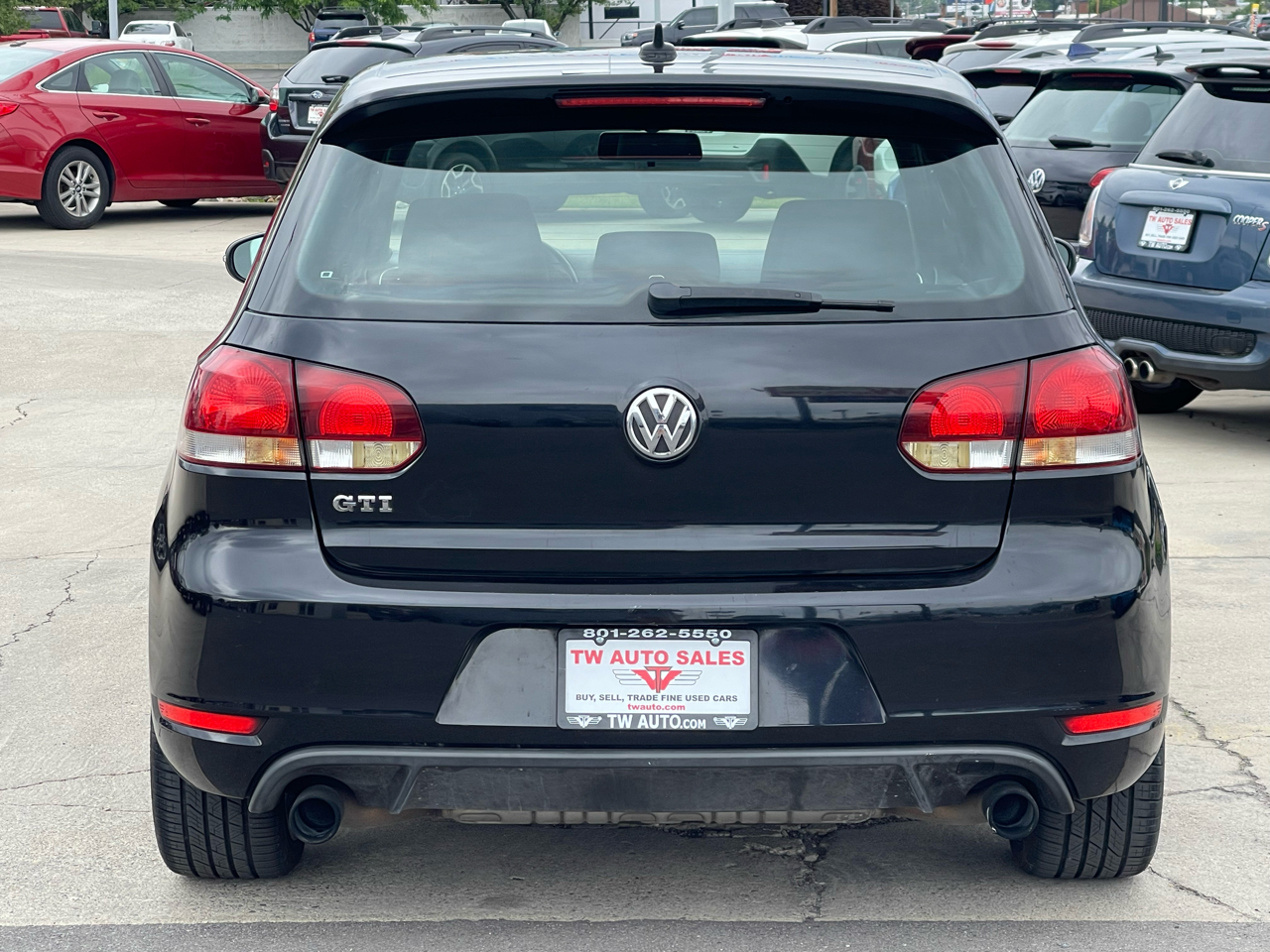Volkswagen GTI 2-door 2012