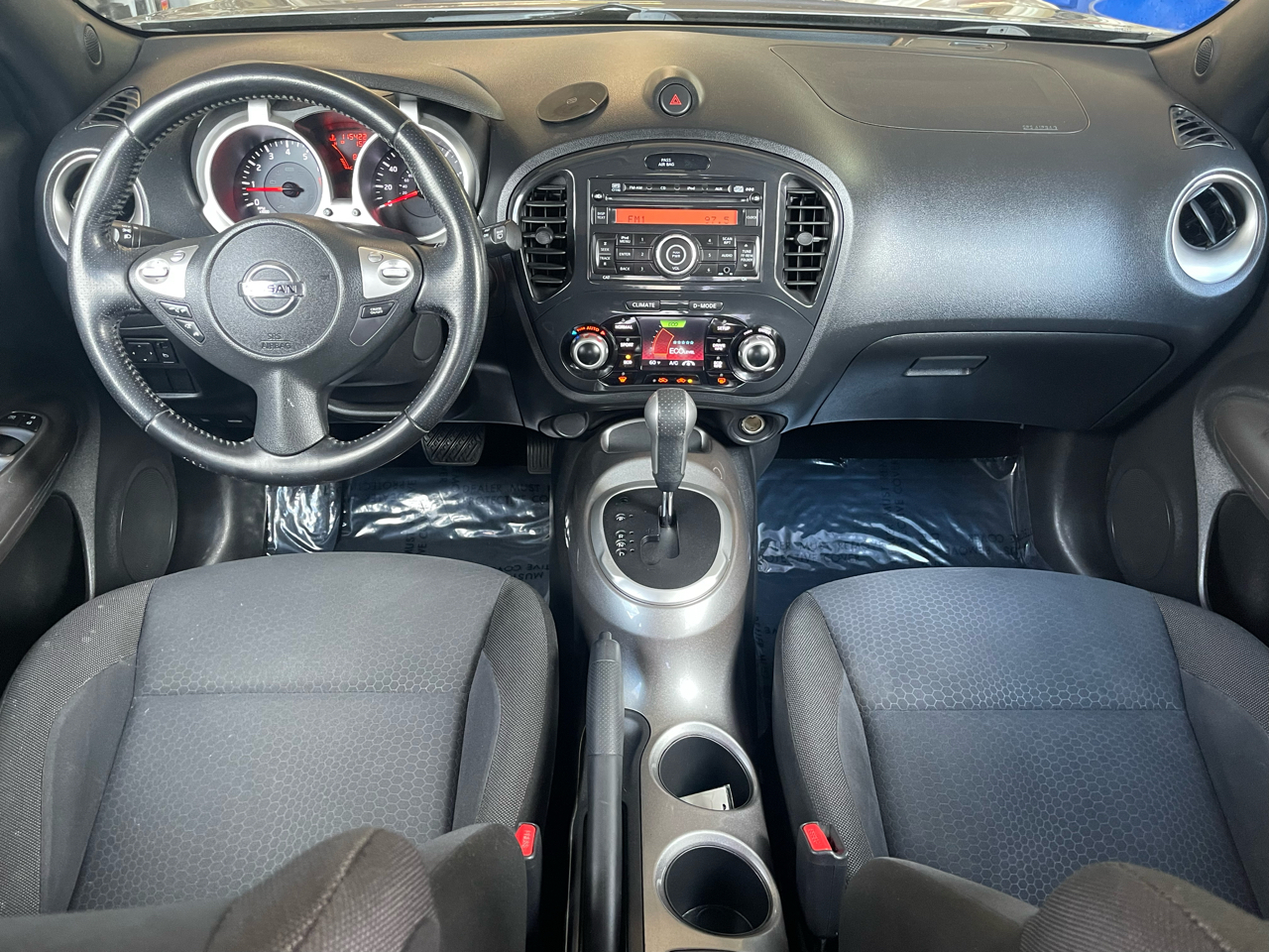 Nissan Juke S FWD 2012