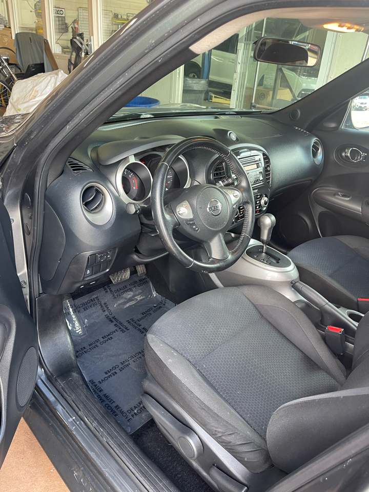 Nissan Juke S FWD 2012