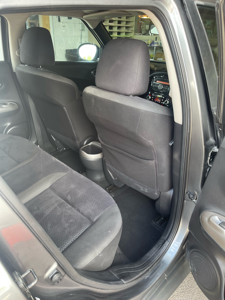 Nissan Juke S FWD 2012