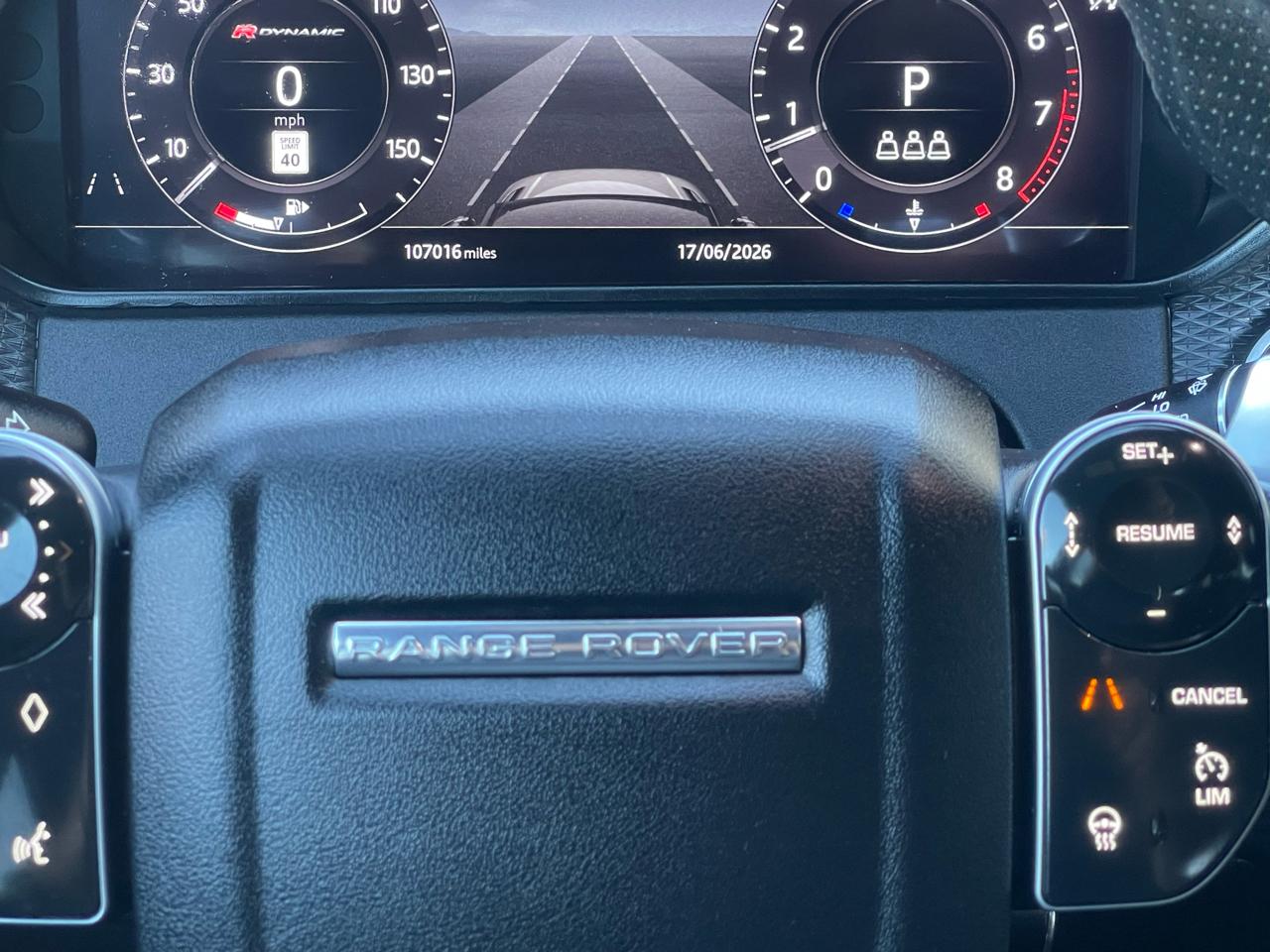 Land Rover Range Rover Velar photo 9