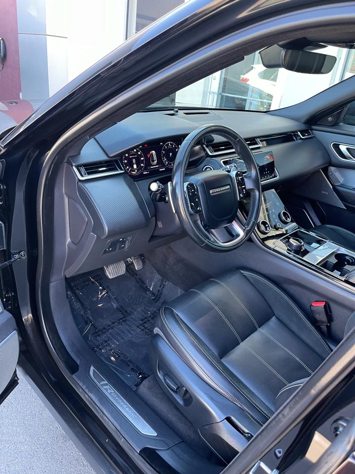 Land Rover Range Rover Velar photo 12
