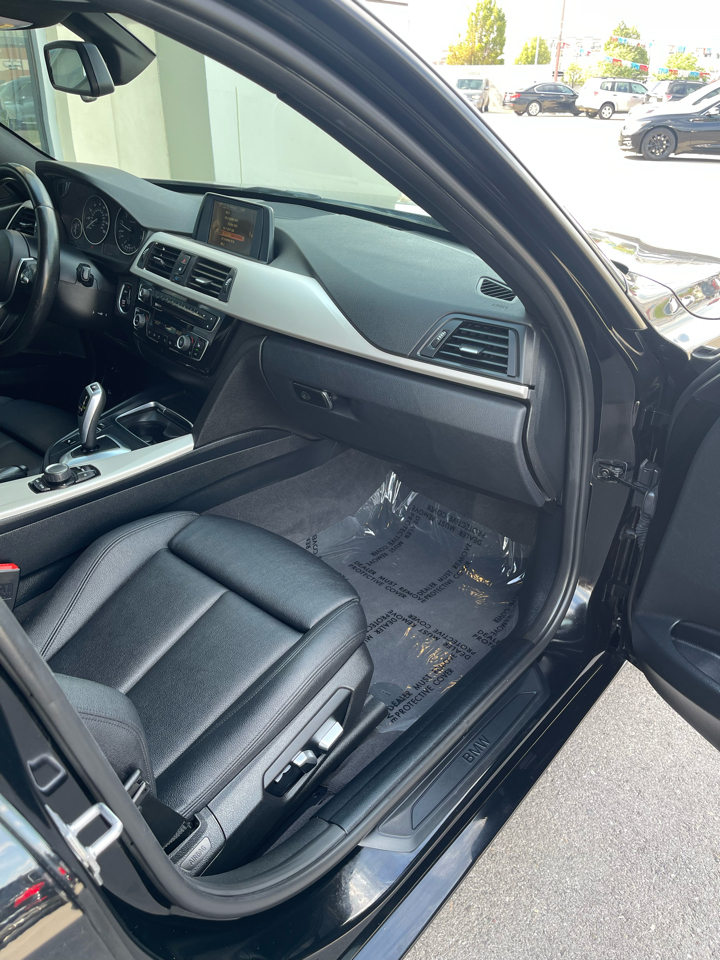 BMW 3-Series 320i xDrive Sedan 2016