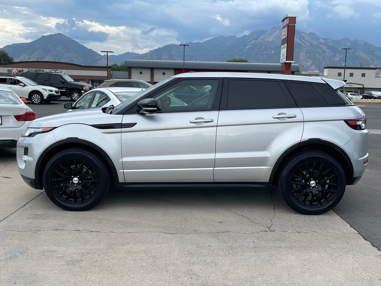 Land Rover Range Rover Evoque Dynamic Premium 5-Door 2012