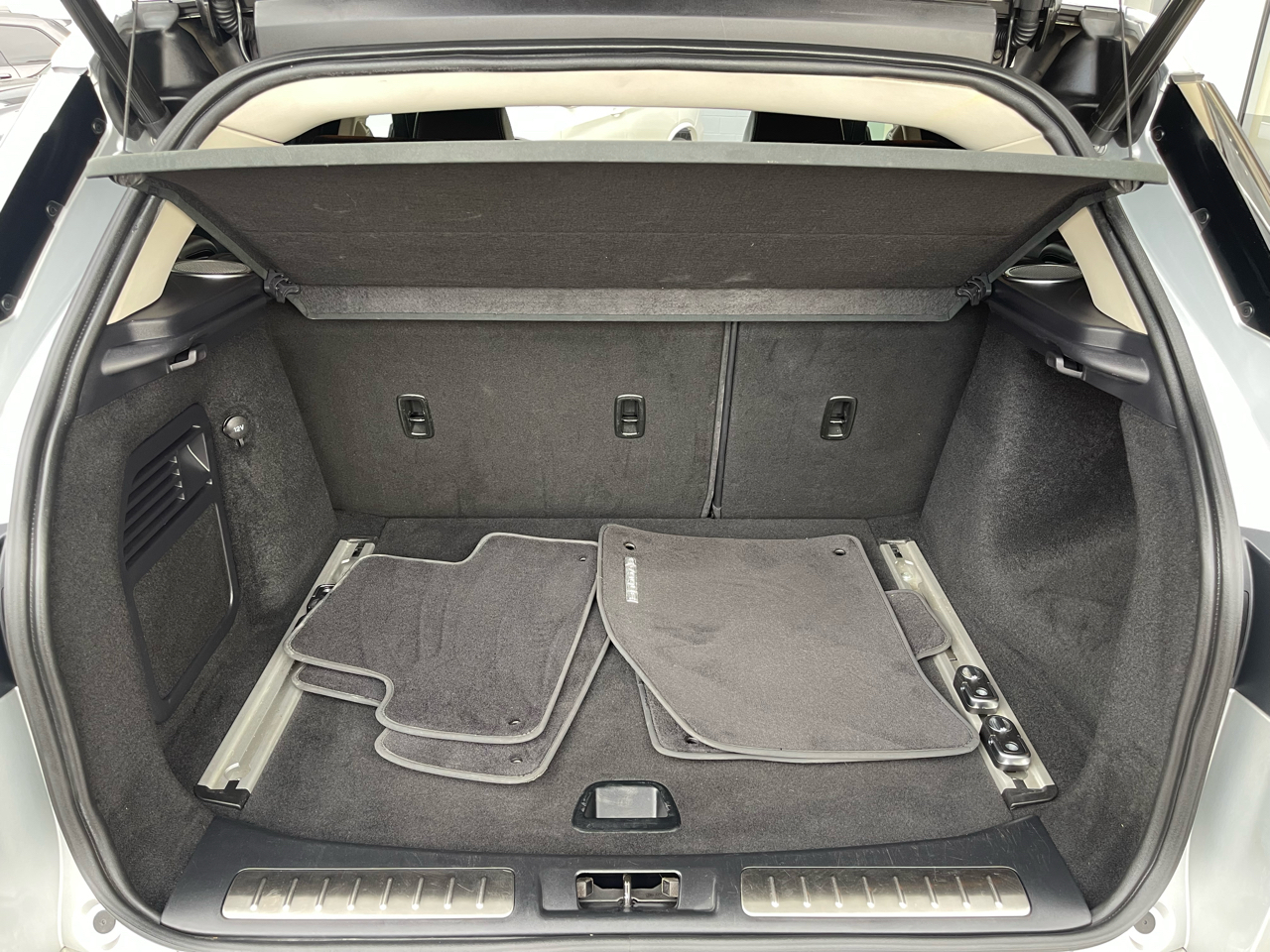 Land Rover Range Rover Evoque Dynamic Premium 5-Door 2012