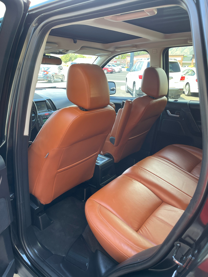 Land Rover LR2 HSE with Tech Package 2011