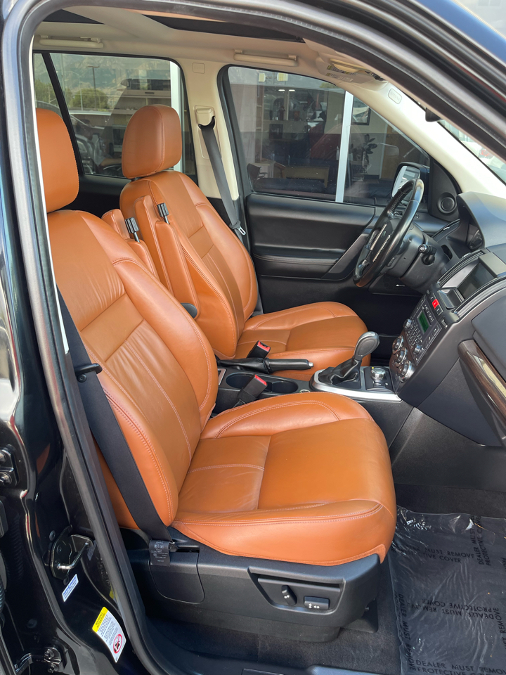 Land Rover LR2 HSE with Tech Package 2011