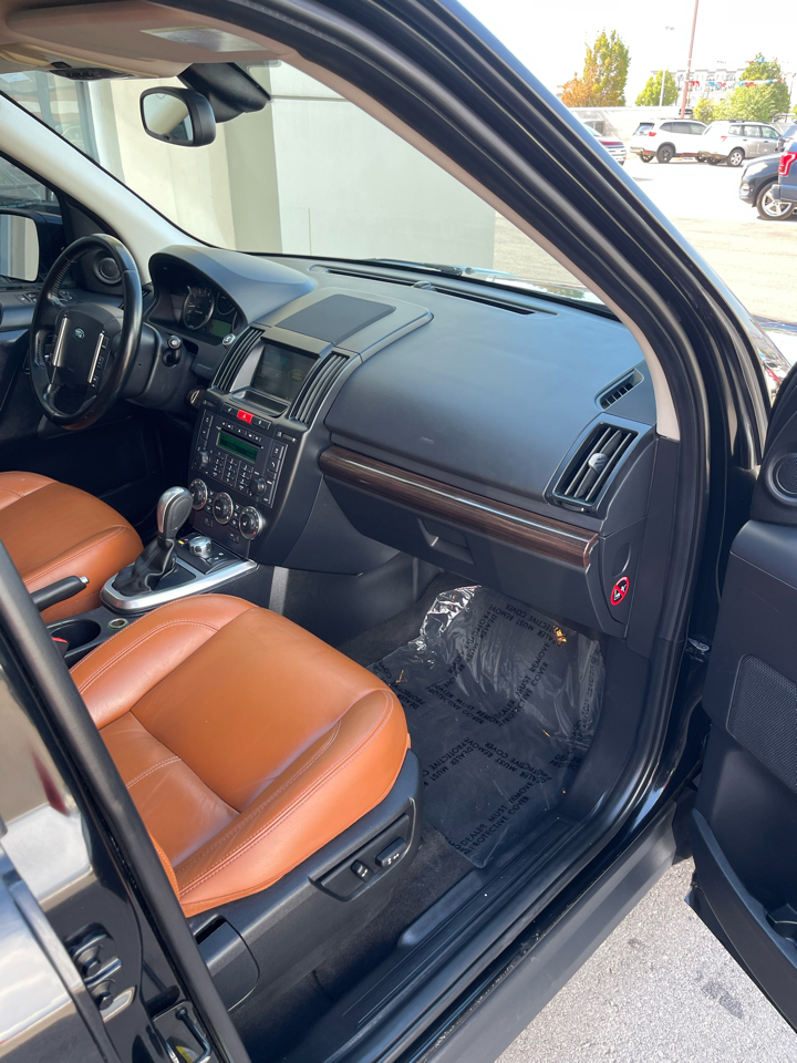 Land Rover LR2 HSE with Tech Package 2011