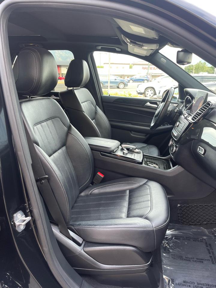 Mercedes-Benz GLE-Class photo 18