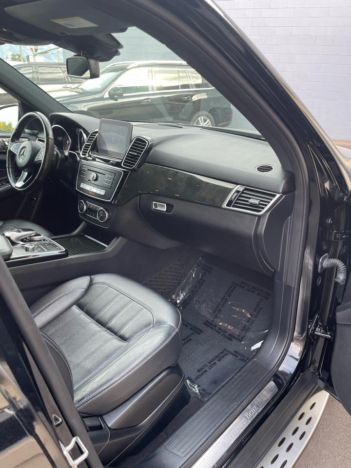 Mercedes-Benz GLE-Class photo 19