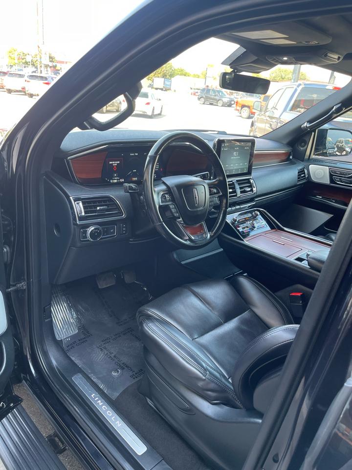 Lincoln Navigator photo 11