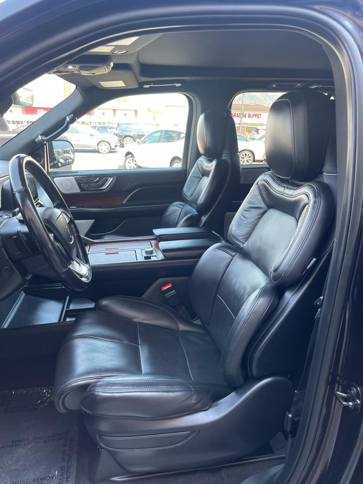 Lincoln Navigator photo 12