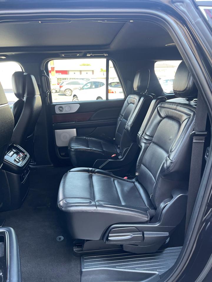 Lincoln Navigator photo 14