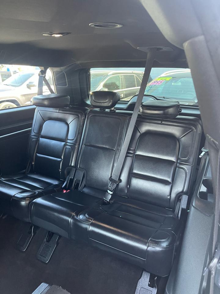 Lincoln Navigator photo 15