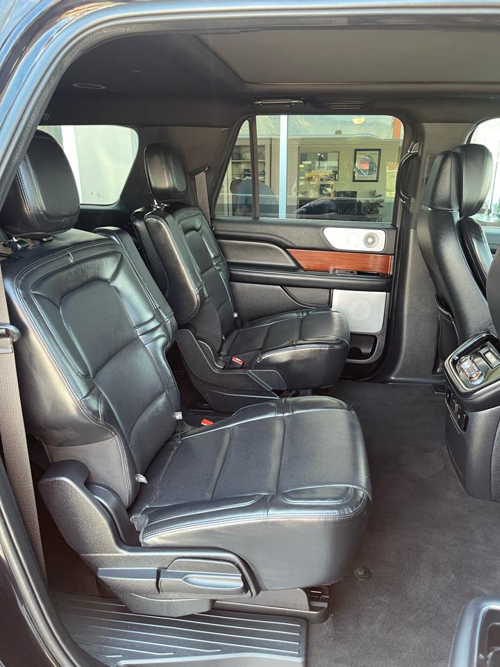 Lincoln Navigator photo 19