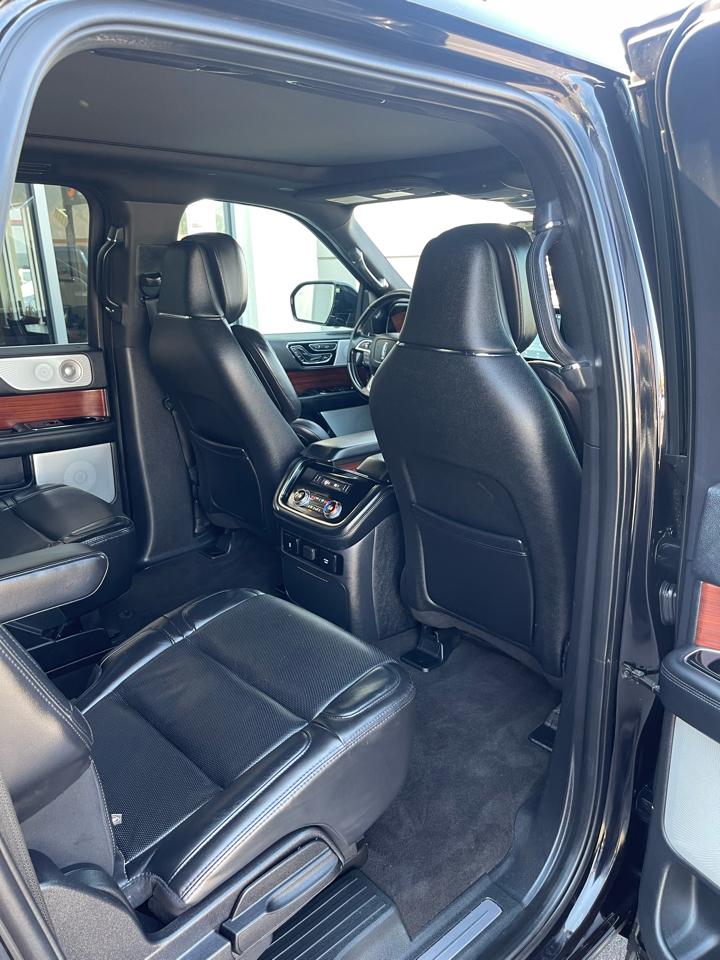 Lincoln Navigator photo 20