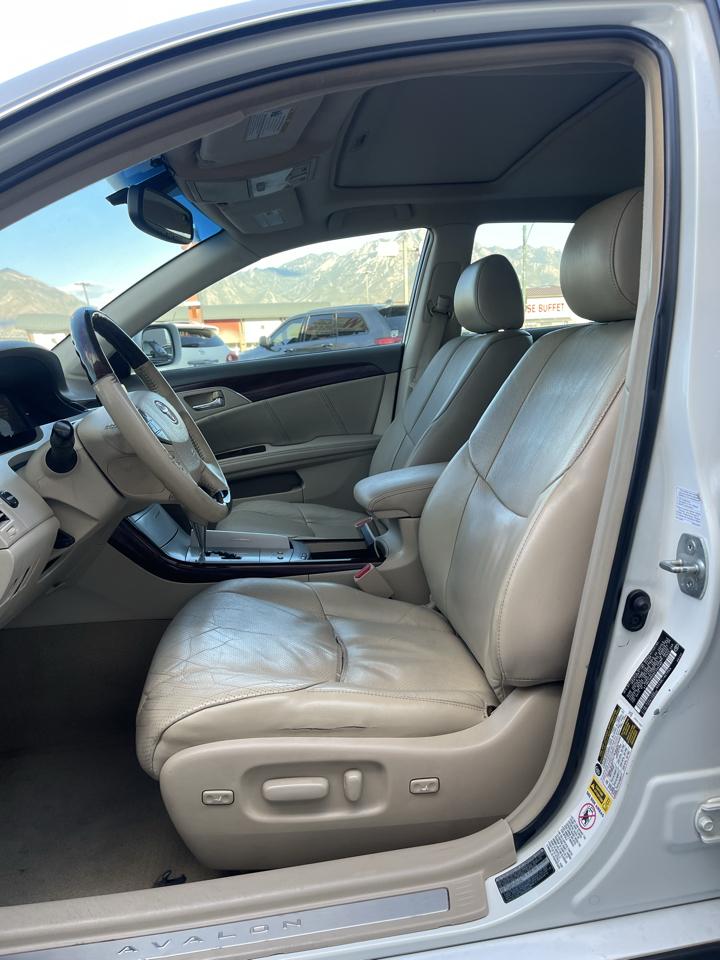 Toyota Avalon photo 12