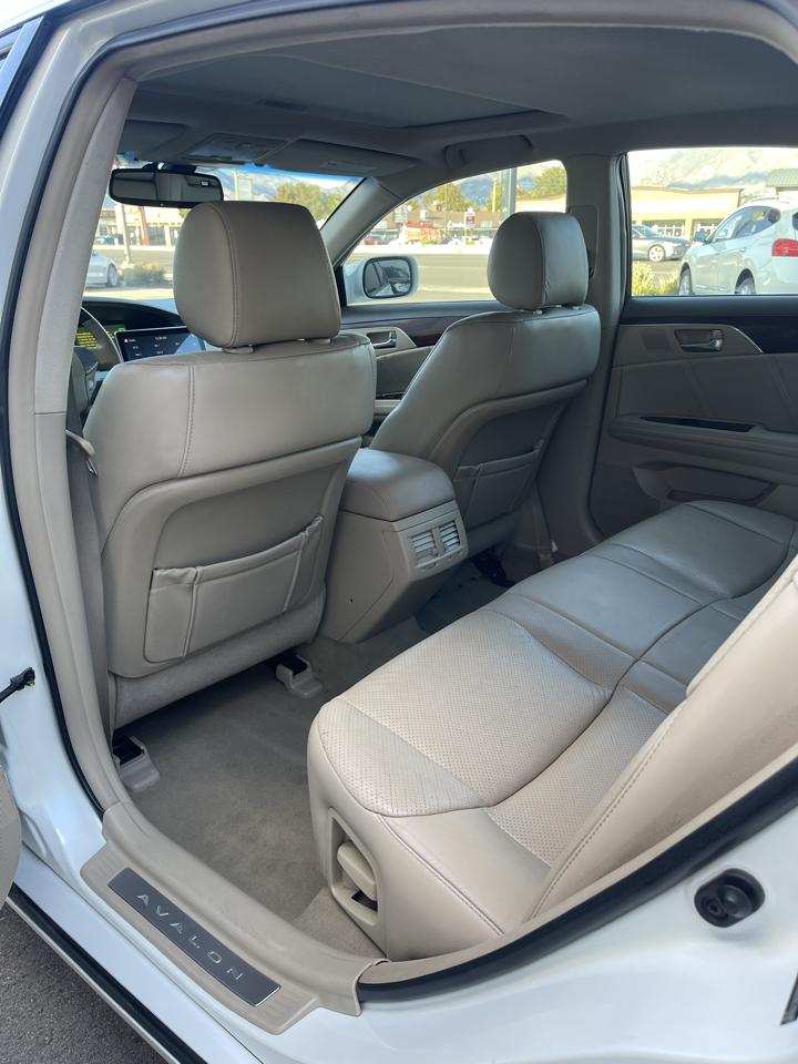 Toyota Avalon photo 13