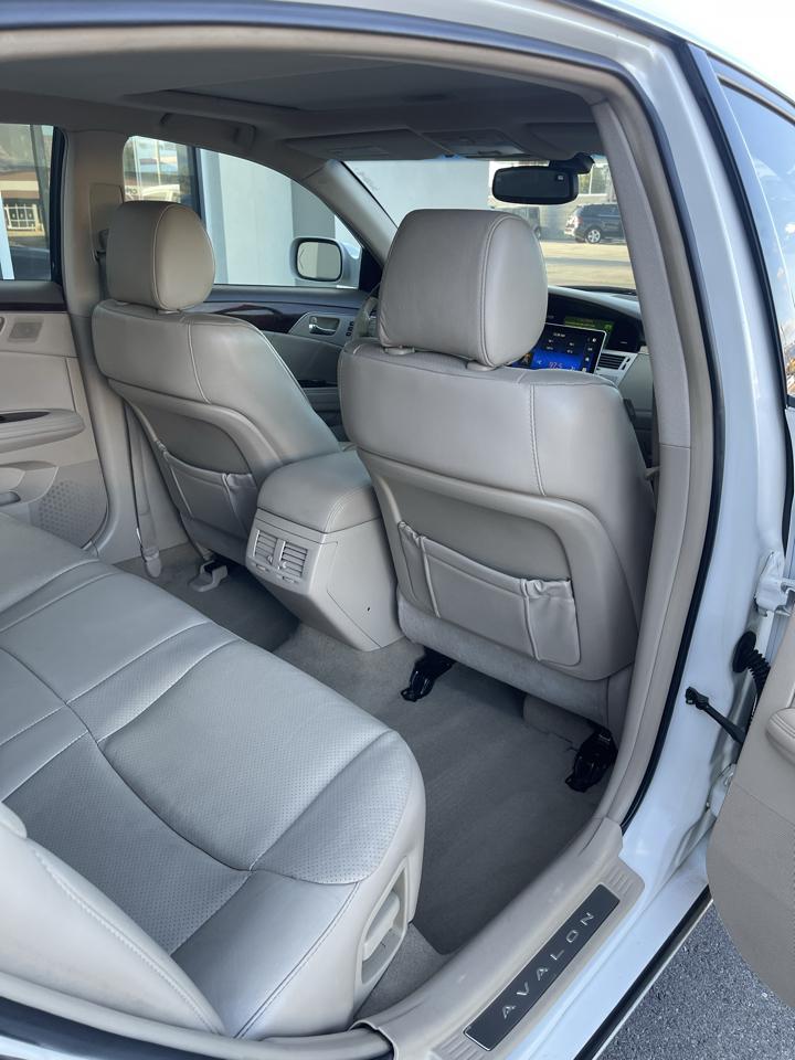 Toyota Avalon photo 16
