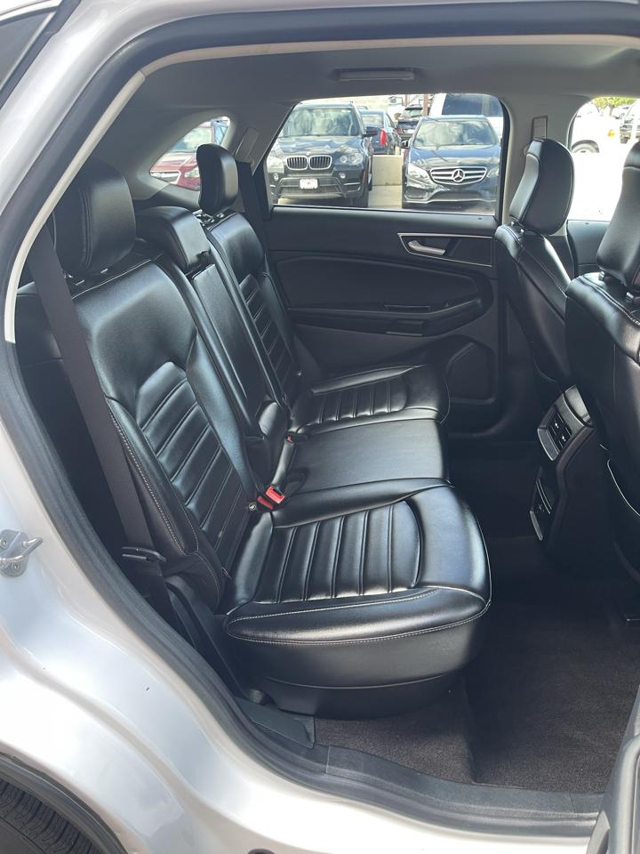 Ford Edge photo 16