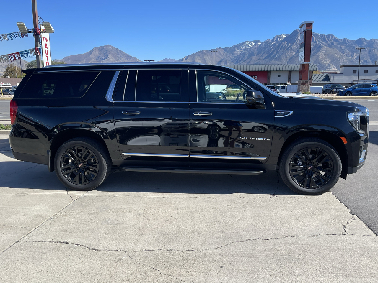 GMC Yukon XL SLT 4WD 2021