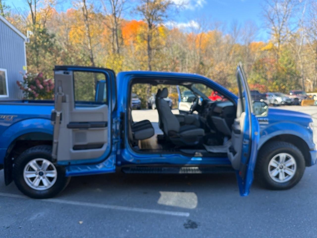 Ford F-150 4WD SuperCab 145" Lariat 2015