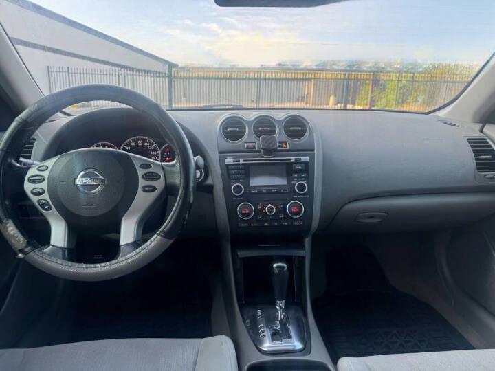 Nissan Altima 2.5 S 2010
