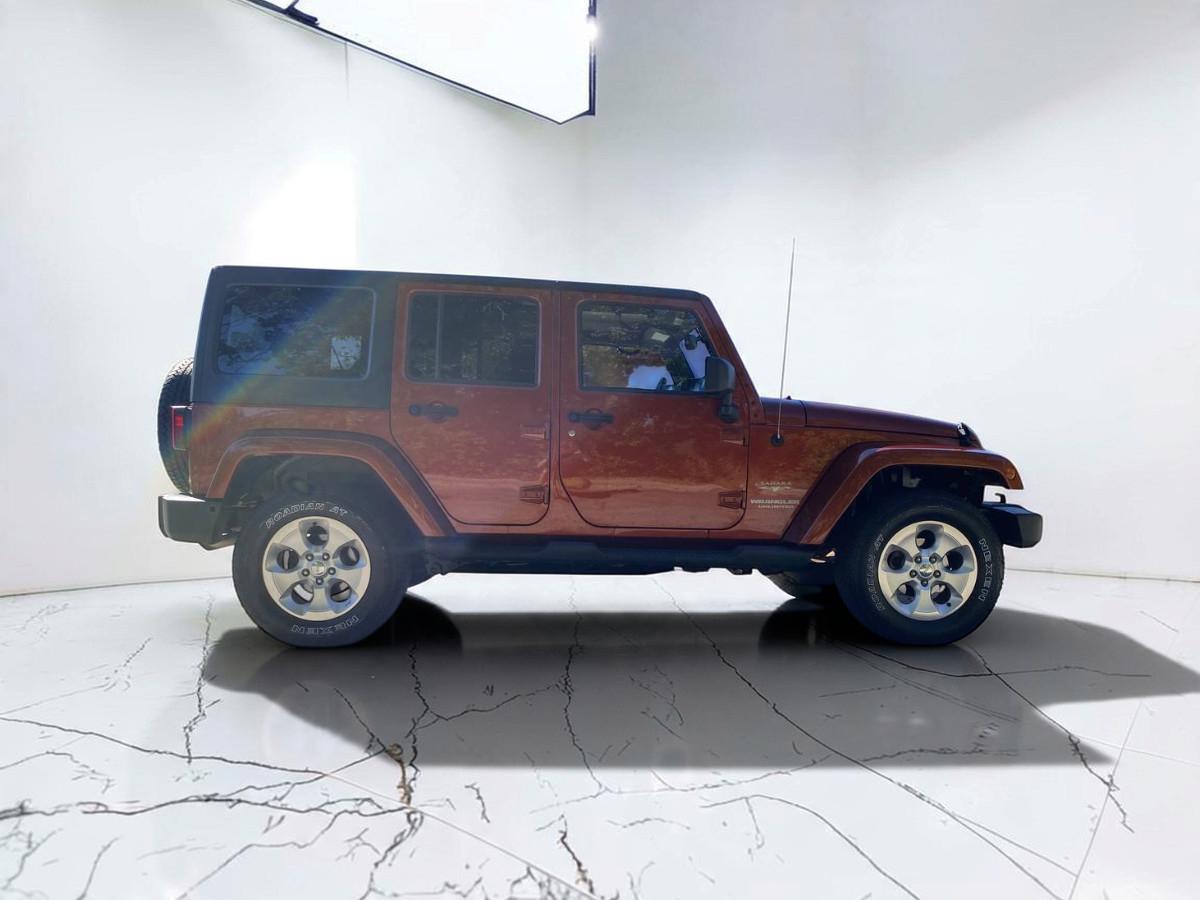 Jeep Wrangler Unlimited Sahara 4WD 2014
