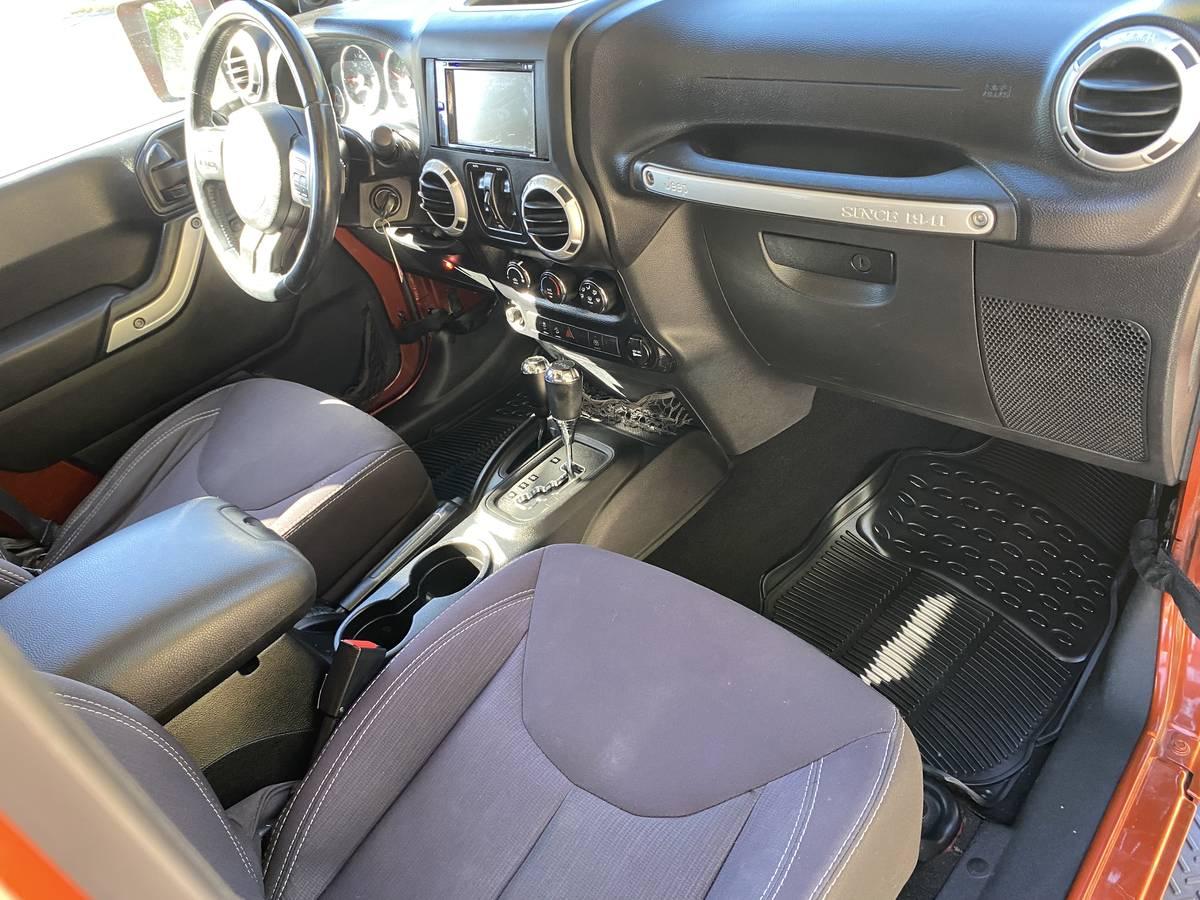 Jeep Wrangler Unlimited Sahara 4WD 2014
