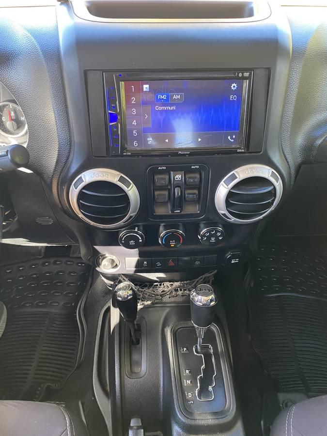Jeep Wrangler Unlimited Sahara 4WD 2014