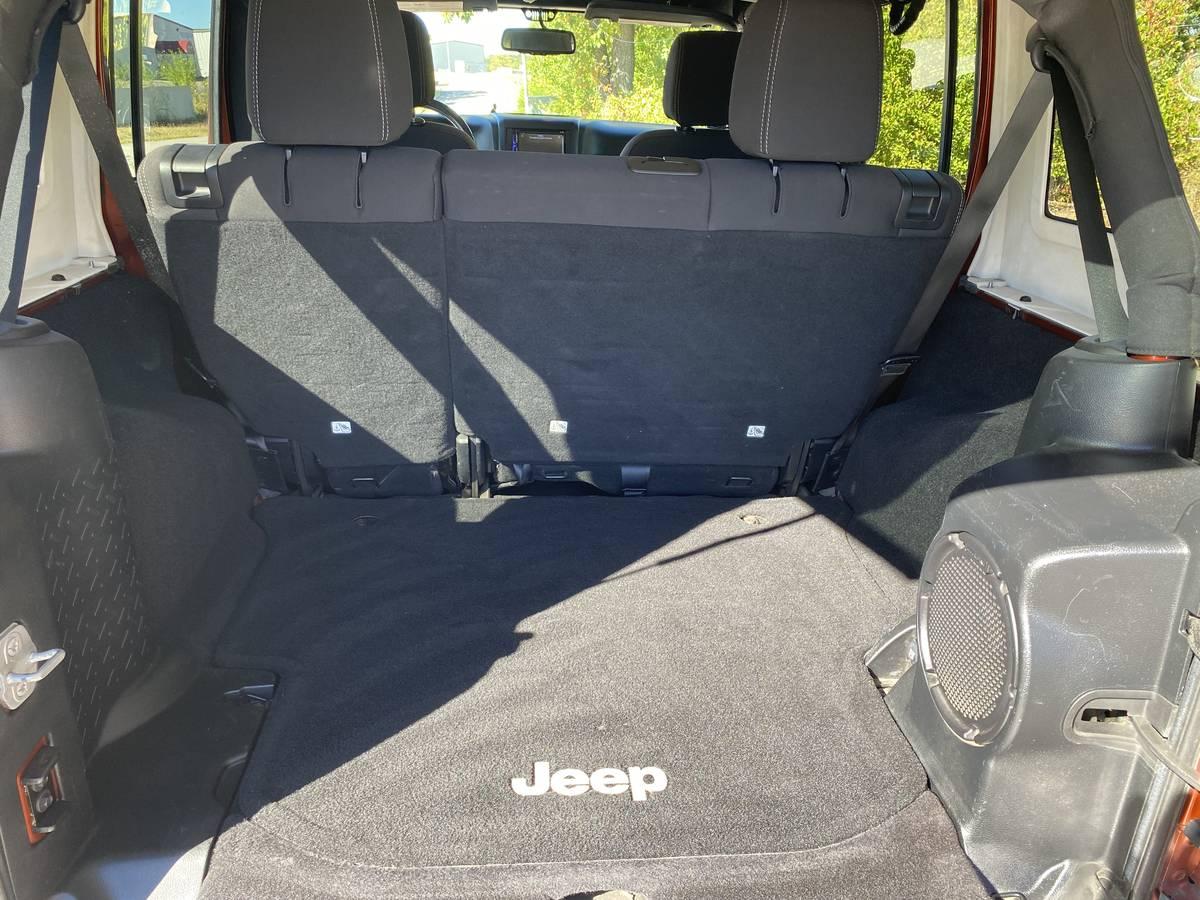 Jeep Wrangler Unlimited Sahara 4WD 2014