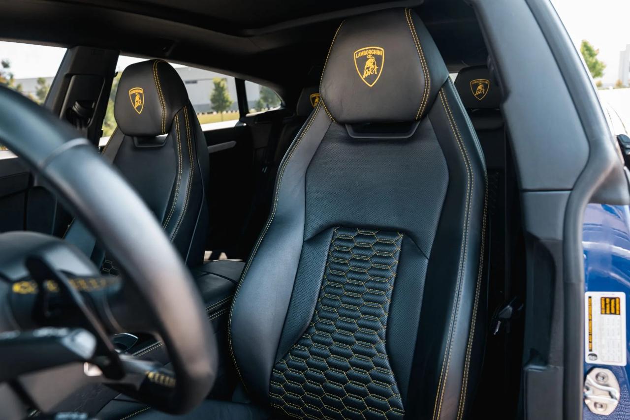 Lamborghini Urus Base 2022