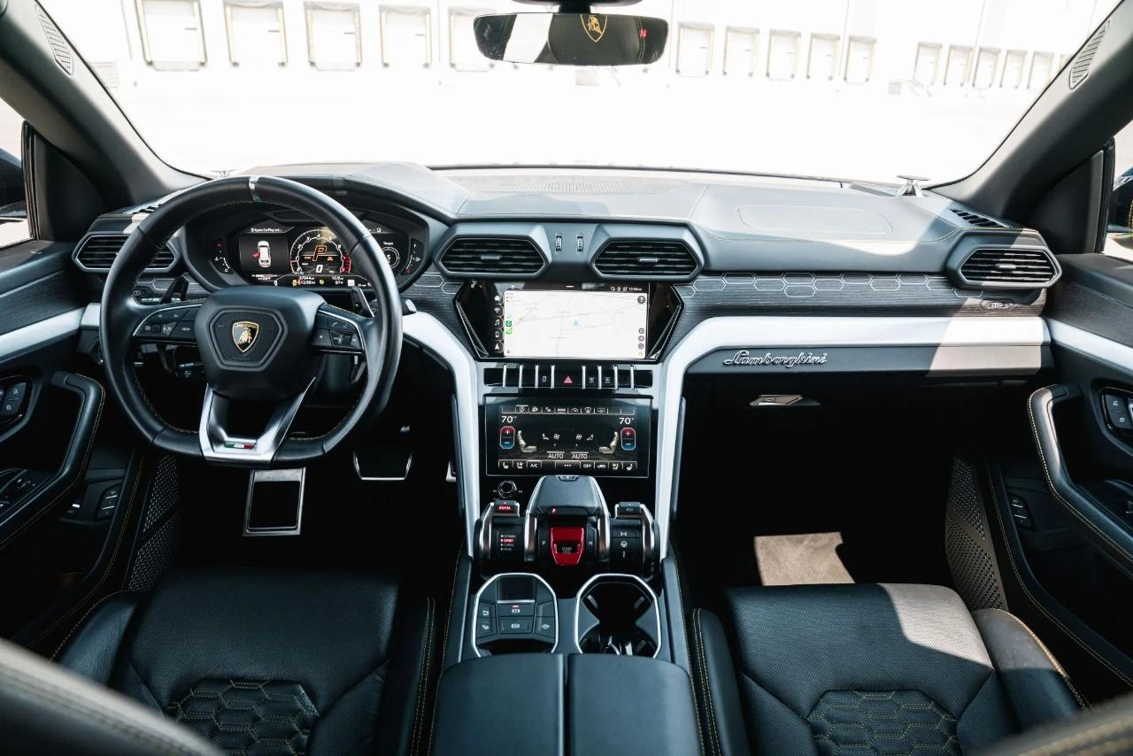 Lamborghini Urus Base 2022
