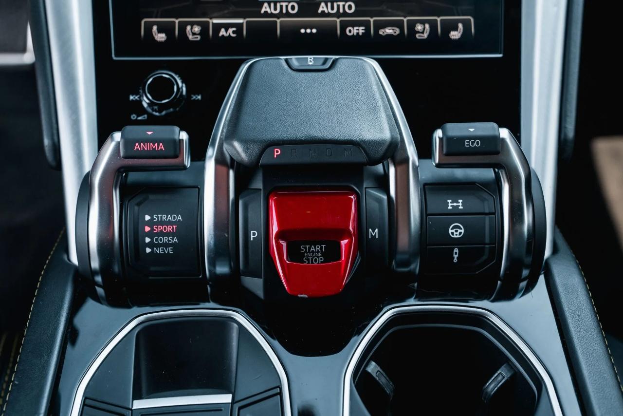 Lamborghini Urus Base 2022