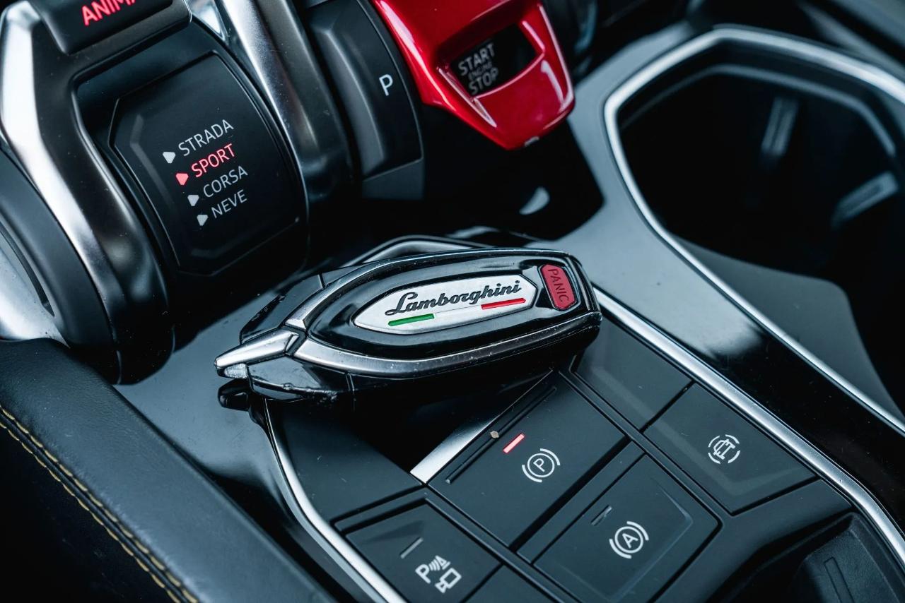 Lamborghini Urus Base 2022