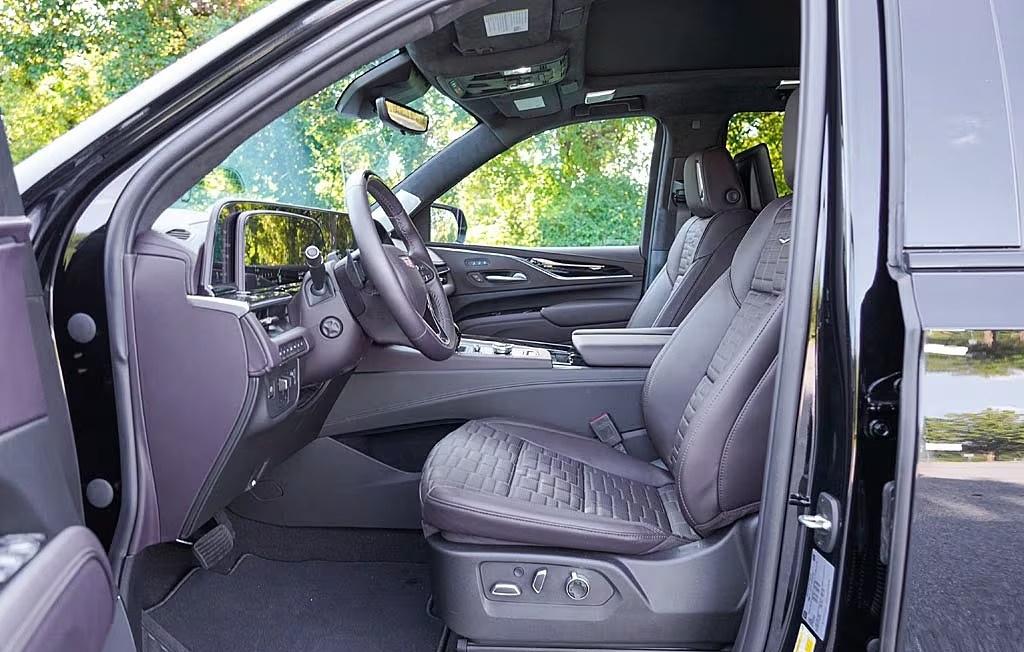 Cadillac Escalade Sport Platinum AWD 2023