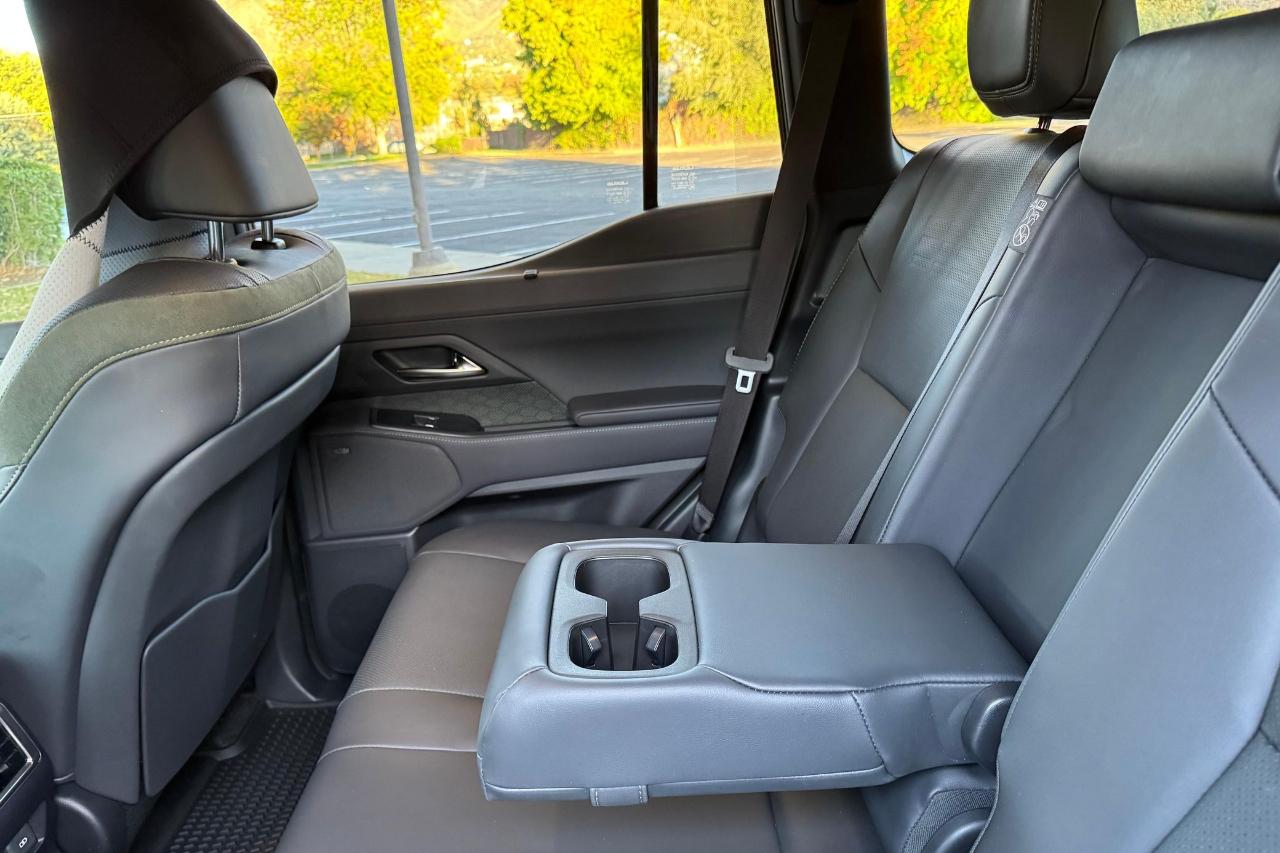 Lexus GX  2025