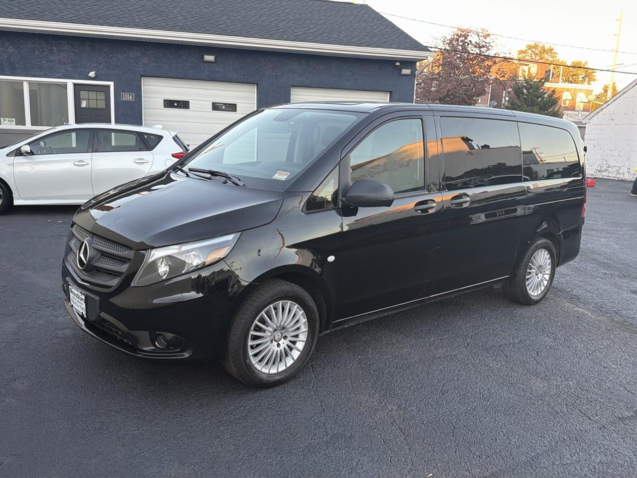 Mercedes-Benz Metris Passenger Van 2017