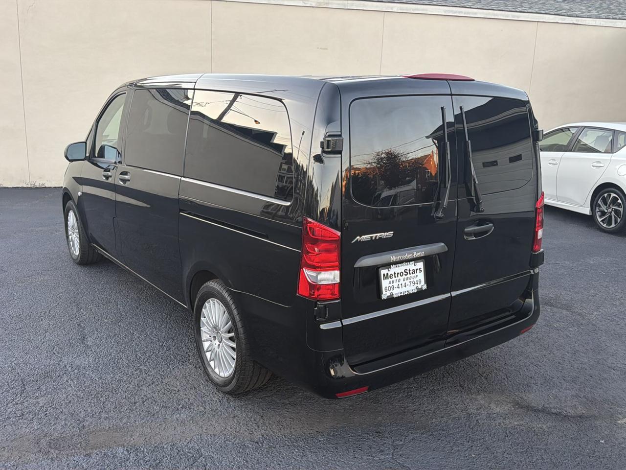 Mercedes-Benz Metris Passenger Van 2017