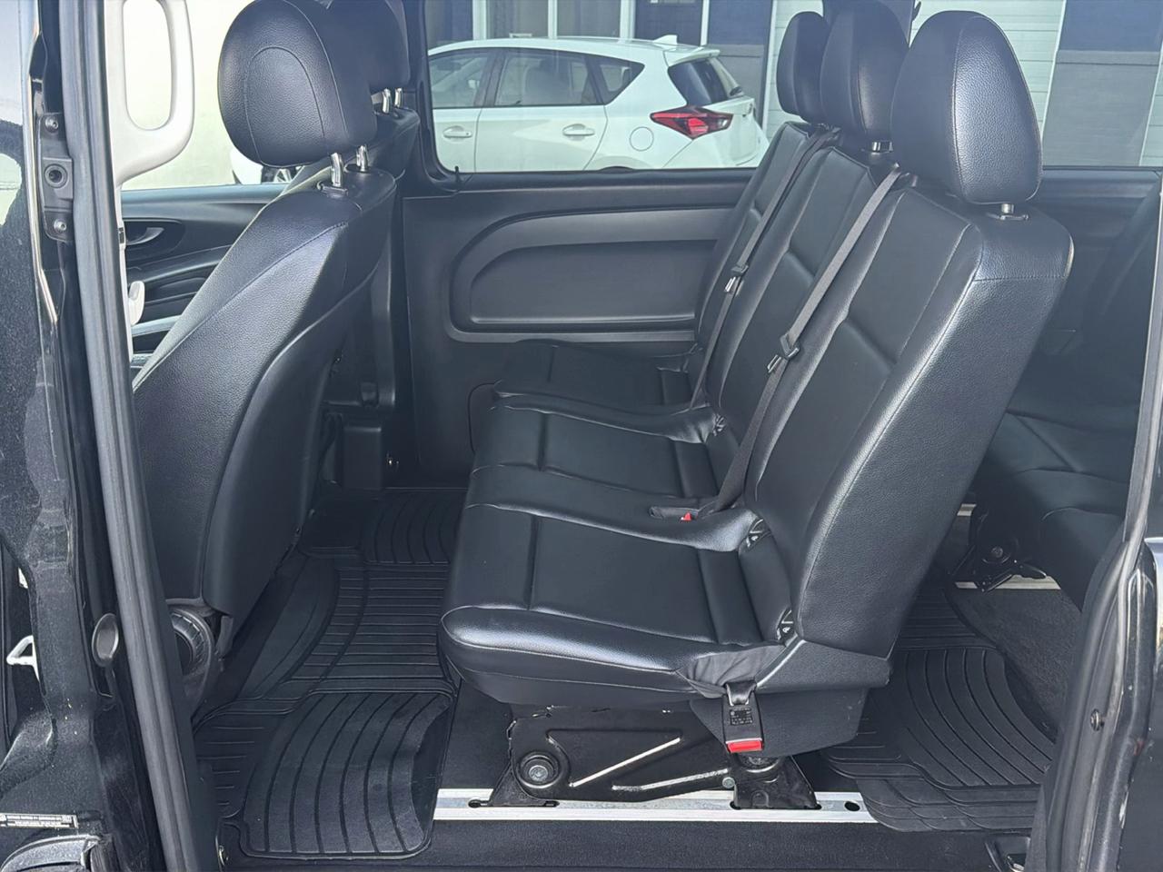 Mercedes-Benz Metris Passenger Van 2017