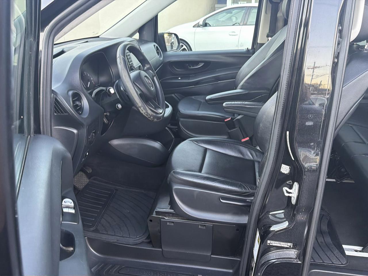 Mercedes-Benz Metris Passenger Van 2017