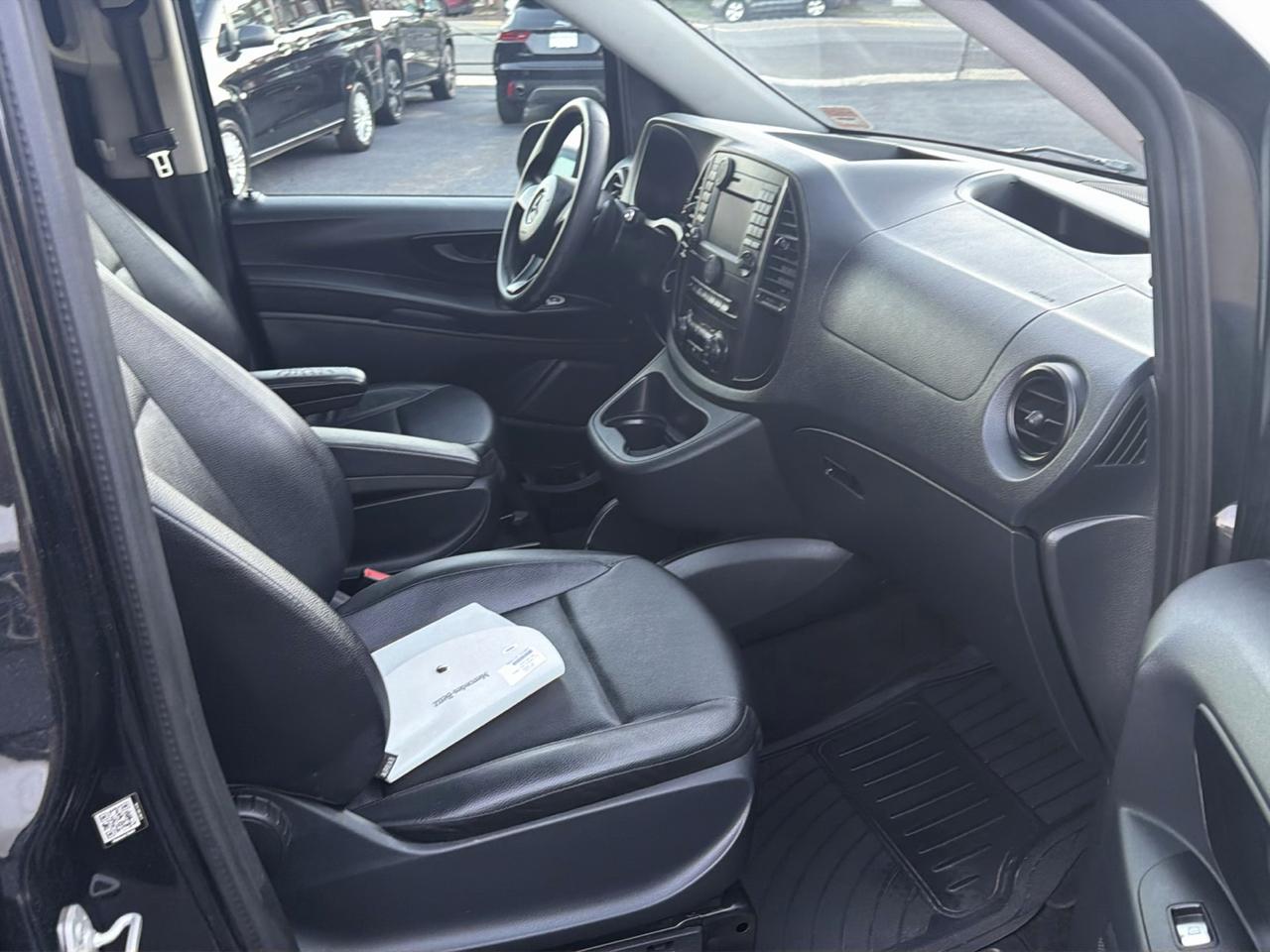 Mercedes-Benz Metris Passenger Van 2017