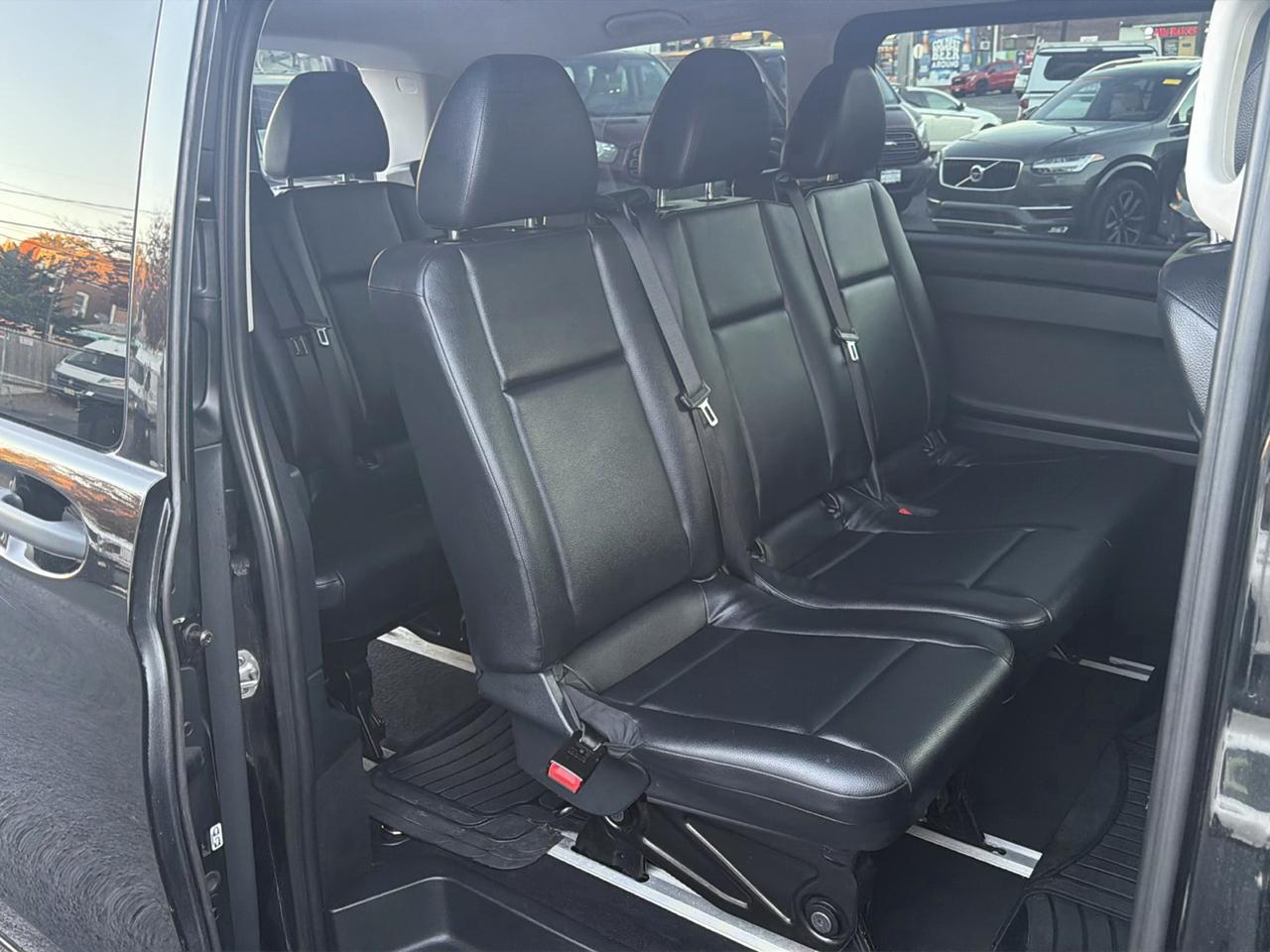 Mercedes-Benz Metris Passenger Van 2017