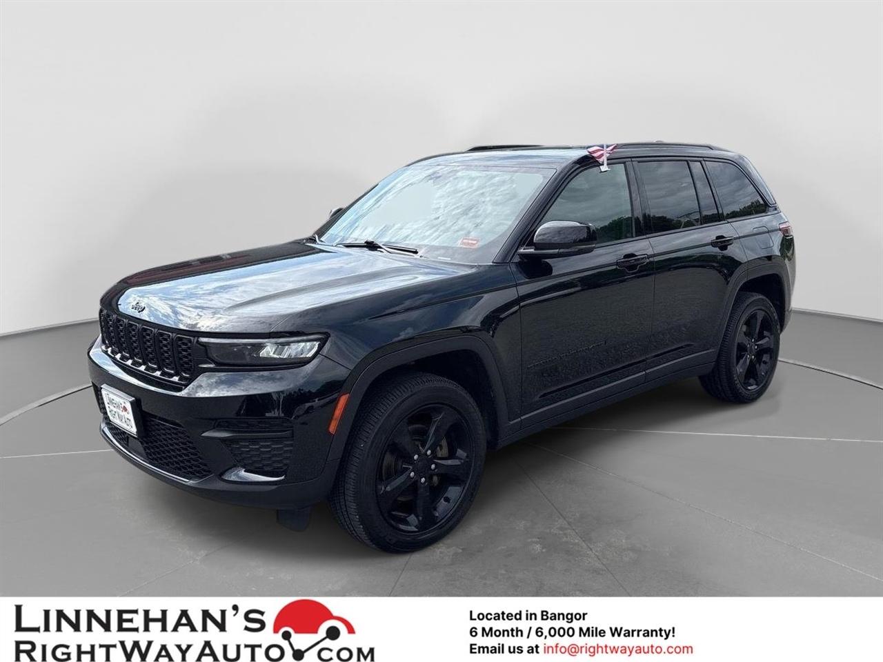 2024 Jeep Grand Cherokee Laredo 4WD