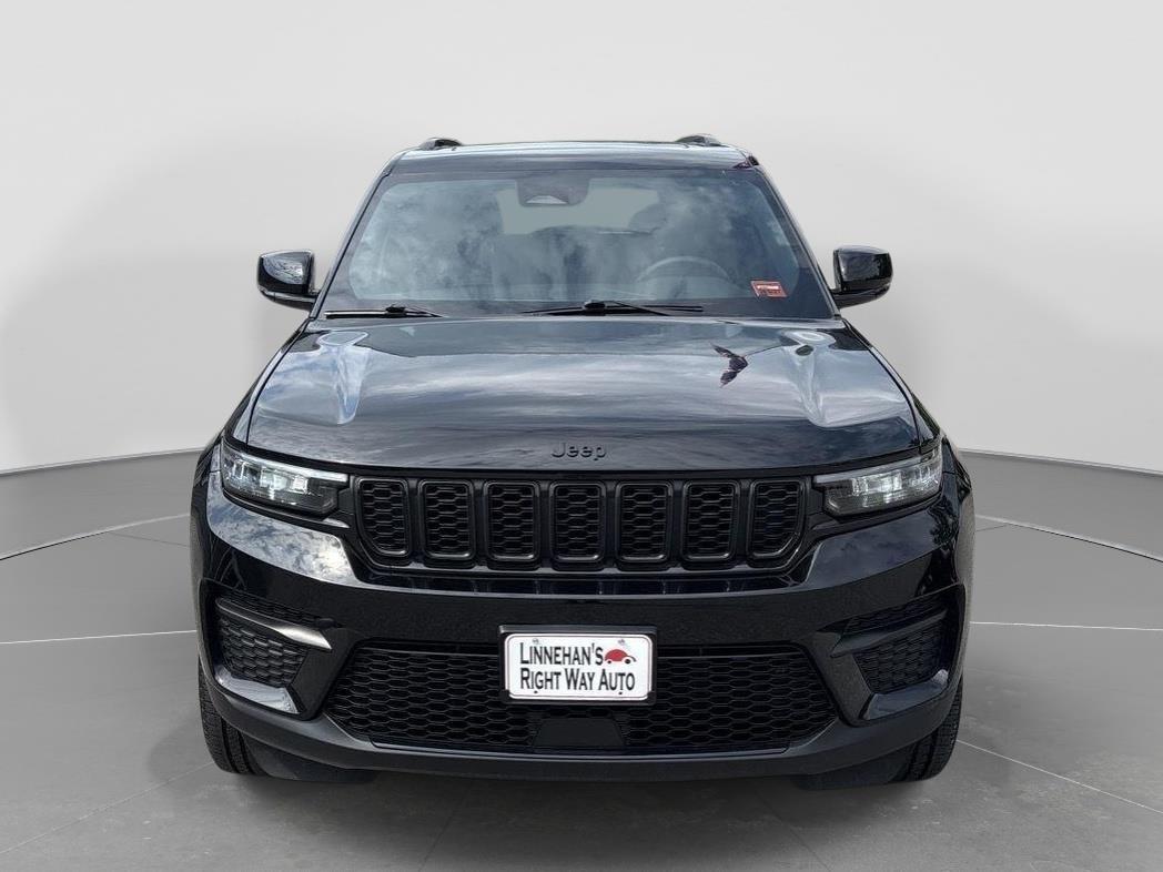 Jeep Grand Cherokee Laredo 4WD 2024