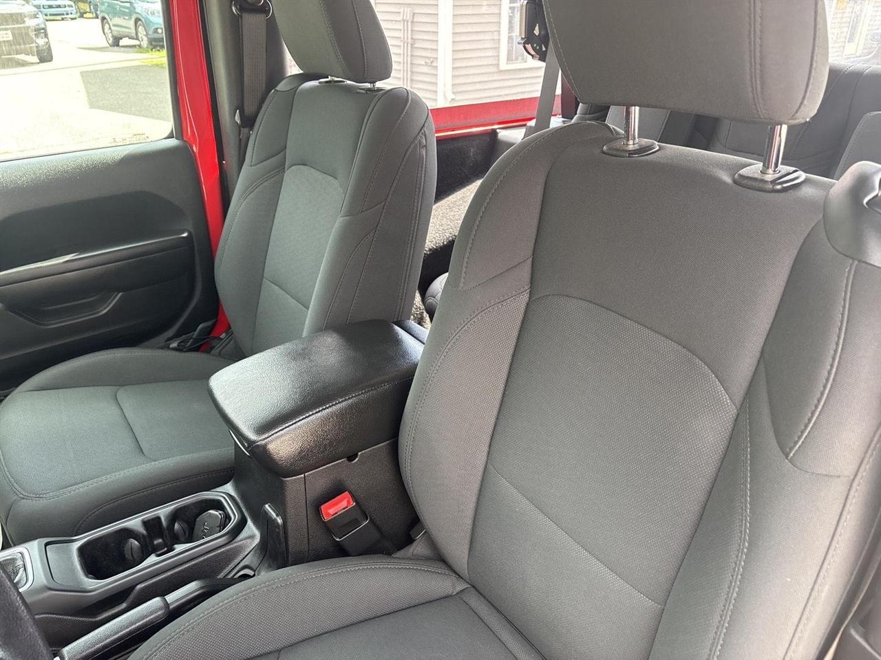 Jeep Wrangler Sport 2021